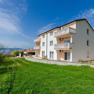 Maravera Apartment